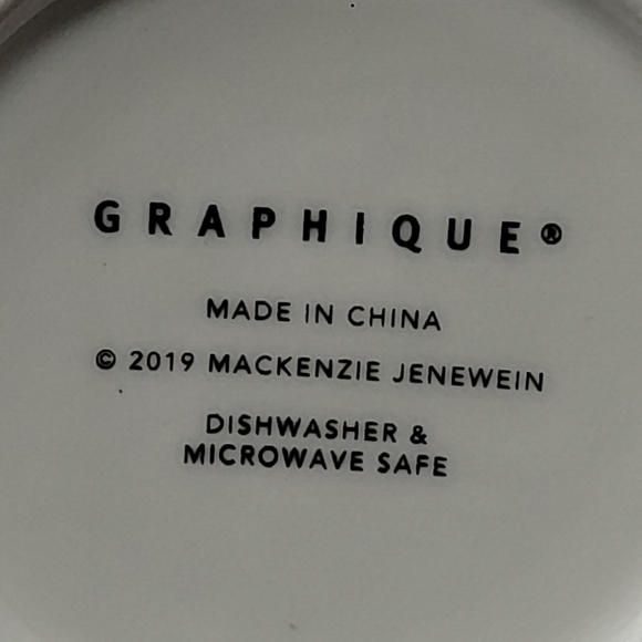 2019 GRAPHIQUE MACKENZIE JENEWEIN CHRISTMAS LADY WITH GIFTS COFFEE MUG - Picture 10 of 11